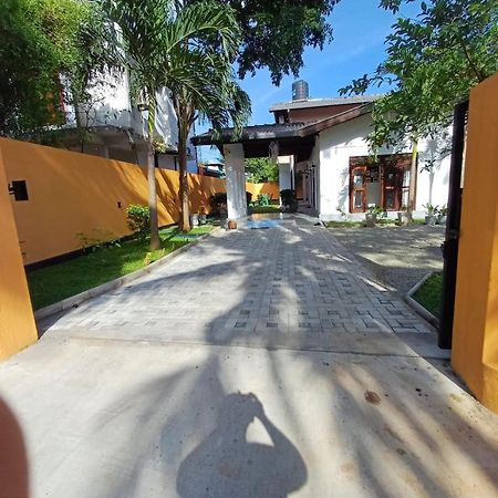 Villa Delorenta Anuradhapura Bagian luar foto