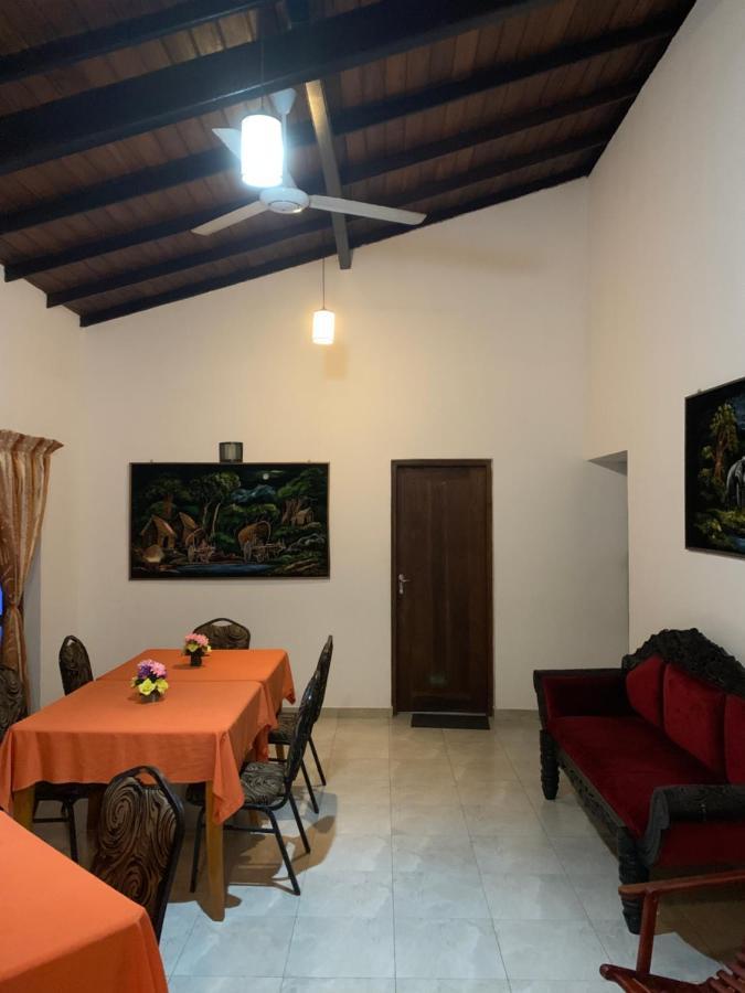 Villa Delorenta Anuradhapura Bagian luar foto