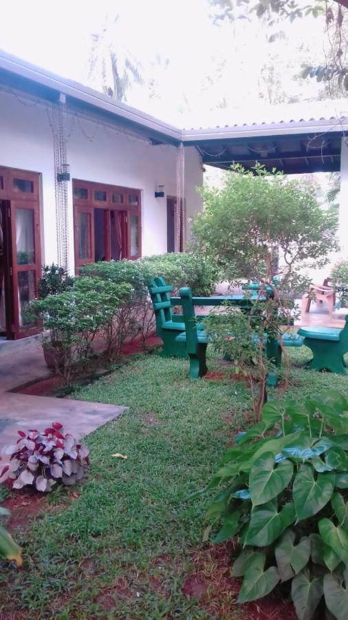 Villa Delorenta Anuradhapura Bagian luar foto