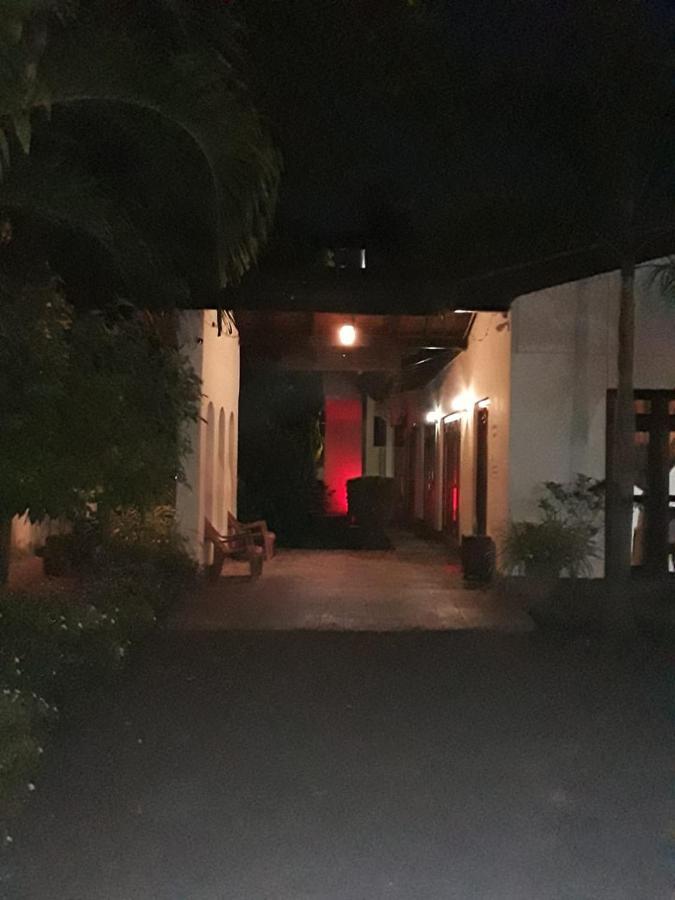 Villa Delorenta Anuradhapura Bagian luar foto